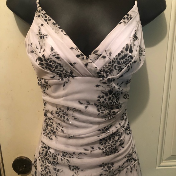 Taboo Gorgeous Sundress/Formal - Picture 6 of 7